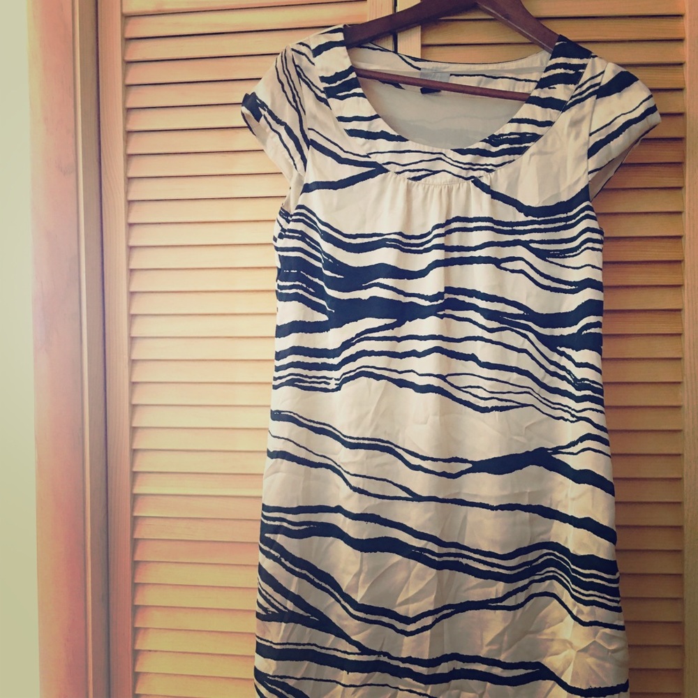 H&M Black & Cream Satiny summer dress
